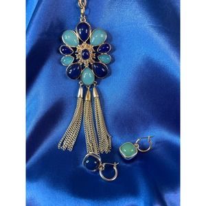 White House Black Market necklace with Blue Resin stones with matching earrings